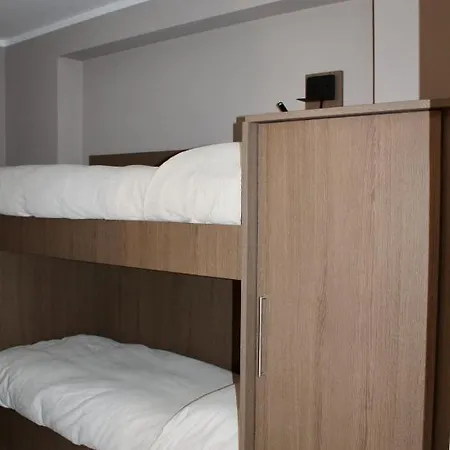 瓦波雷餐厅酒店