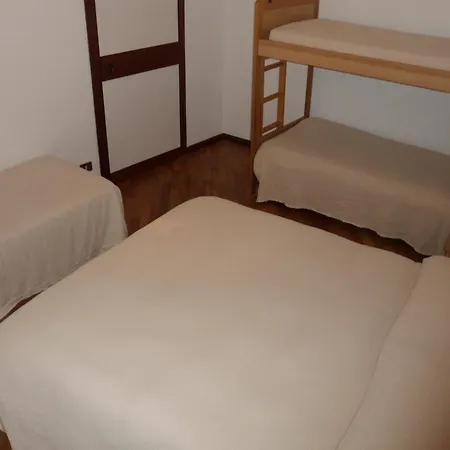 瓦波雷餐厅酒店 Faggeto Lario