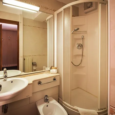 Ristorante Vapore 2* Faggeto Lario